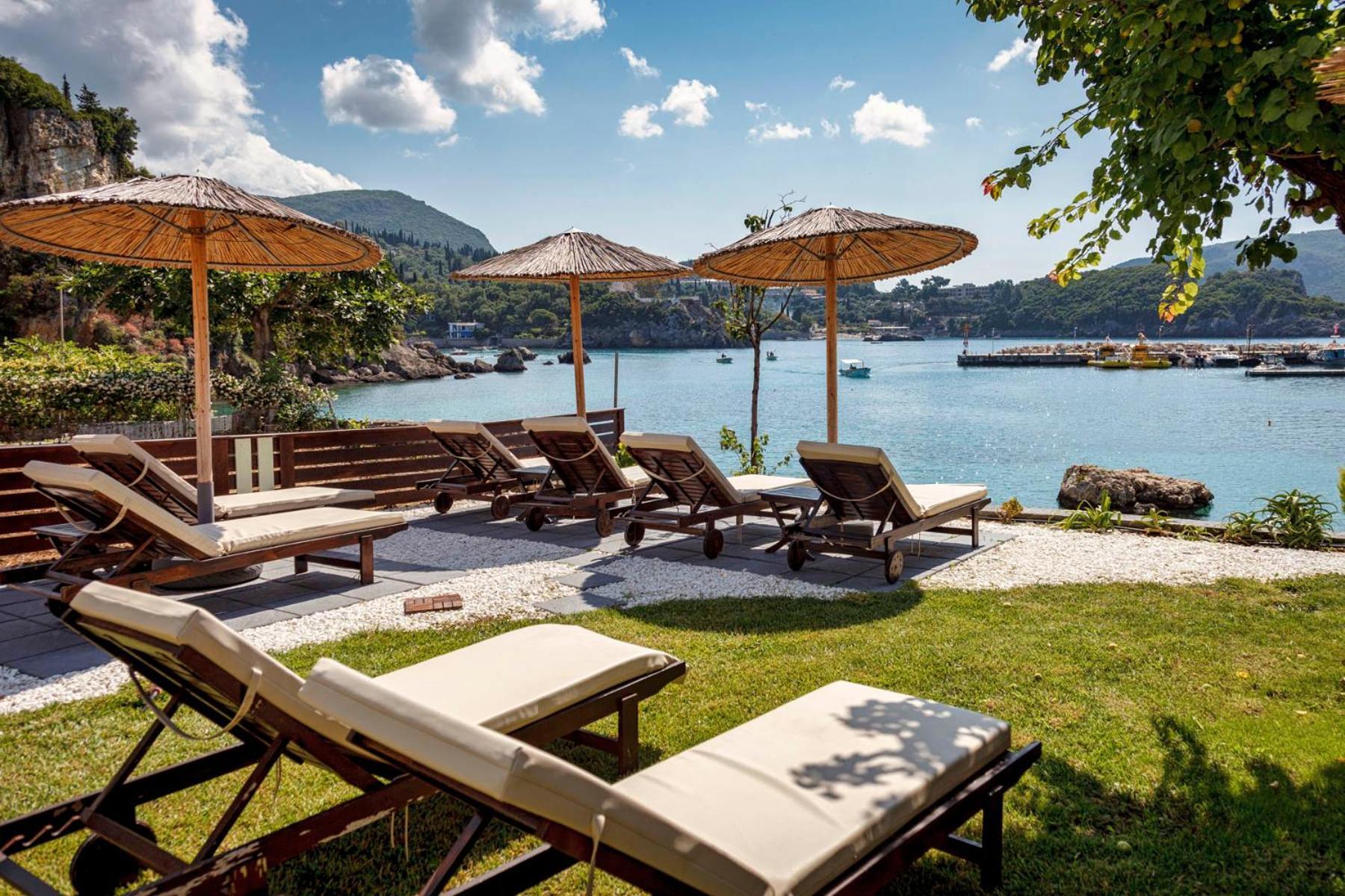 Napoleon On The Beach Paleokastritsa Exterior photo