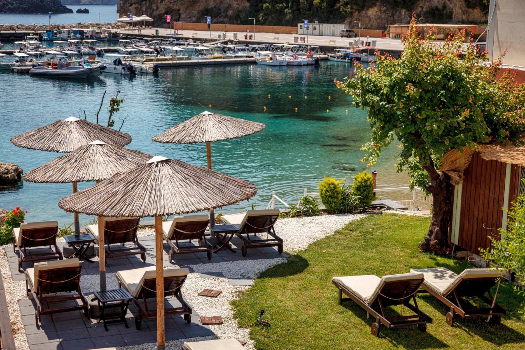 Napoleon On The Beach Paleokastritsa Exterior photo